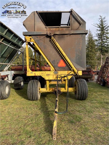 Ty-Crop NA Feed Wagon