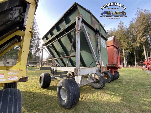 Artex 882 Feed Wagon