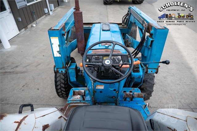 1995 New Holland 2120 Tractor