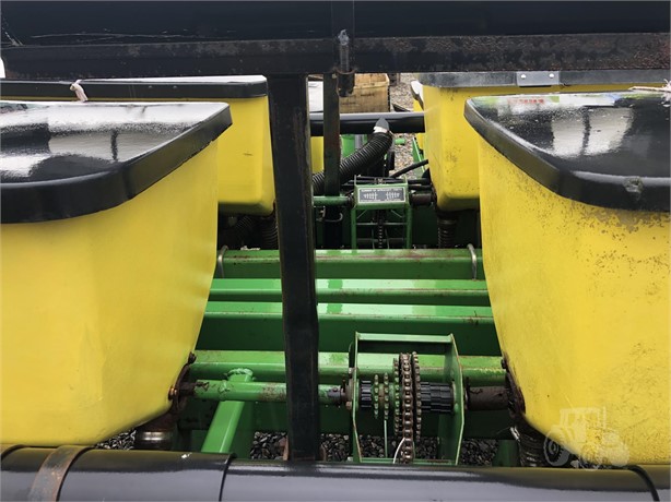 John Deere 7200 Planter