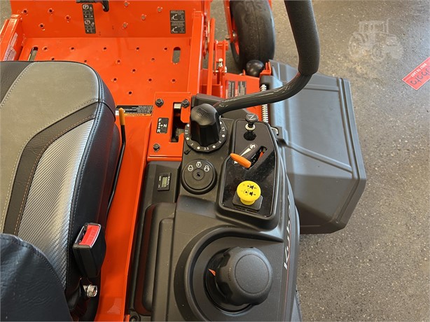 2022 Kubota Z412 Mower