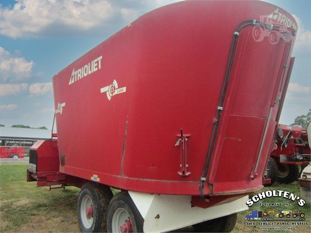 2008 Trioliet 2-2800VLB Vertical Feed Mixer