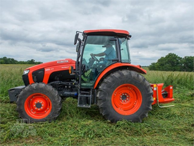 2021 Kubota M5-091HDC12 Tractor