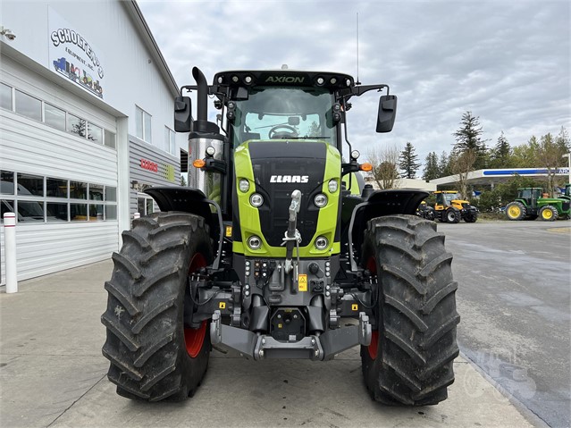 2021 CLAAS 930 Tractor