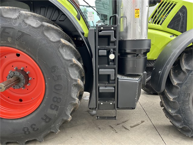 2021 CLAAS 930 Tractor