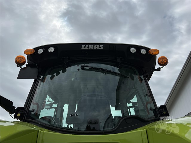 2021 CLAAS 930 Tractor