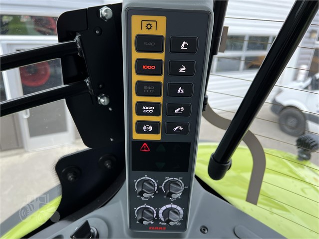 2021 CLAAS 930 Tractor