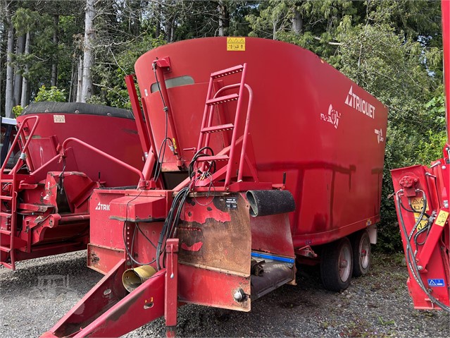 2005 Trioliet 2-2000VLH-B-T Feed Wagon