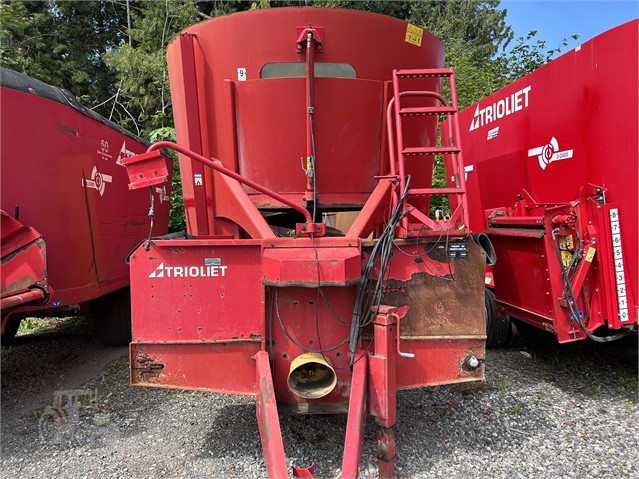 2005 Trioliet 2-2000VLH-B-T Feed Wagon