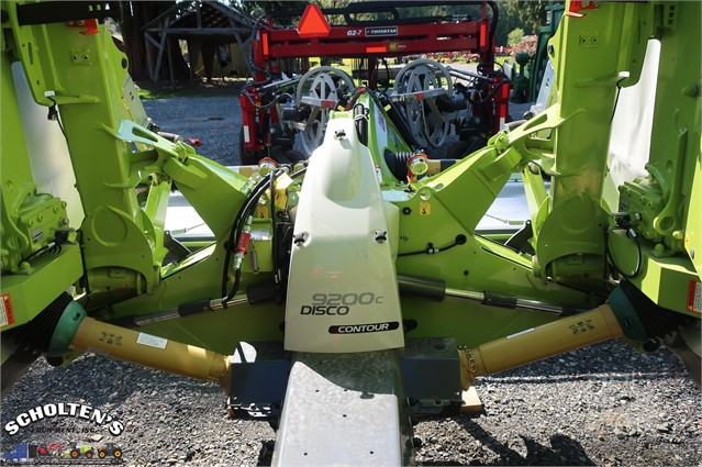 CLAAS DISCO 9200C CONTOUR Windrower