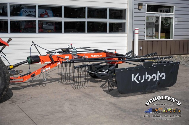 2021 Kubota RA1042T Rake