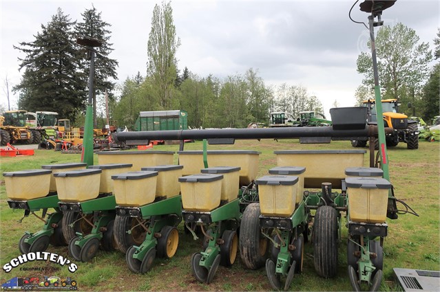 1996 John Deere 7200 Planter