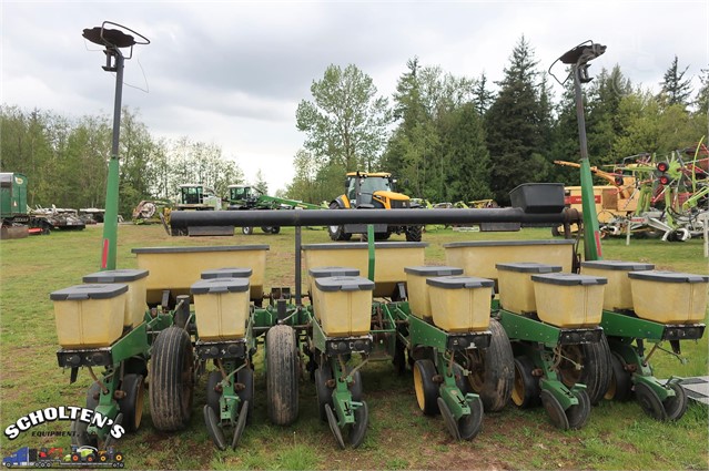 1996 John Deere 7200 Planter