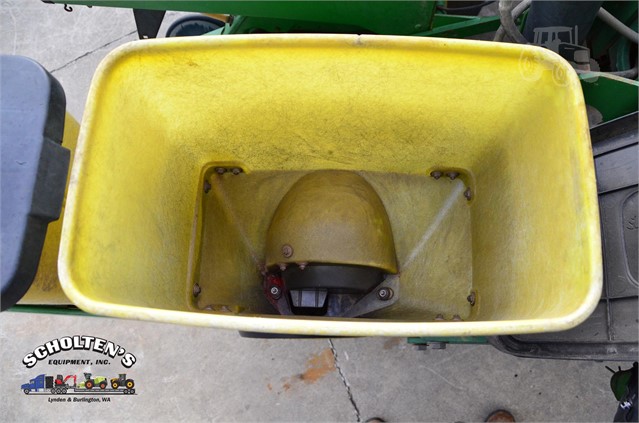 1996 John Deere 7200 Planter