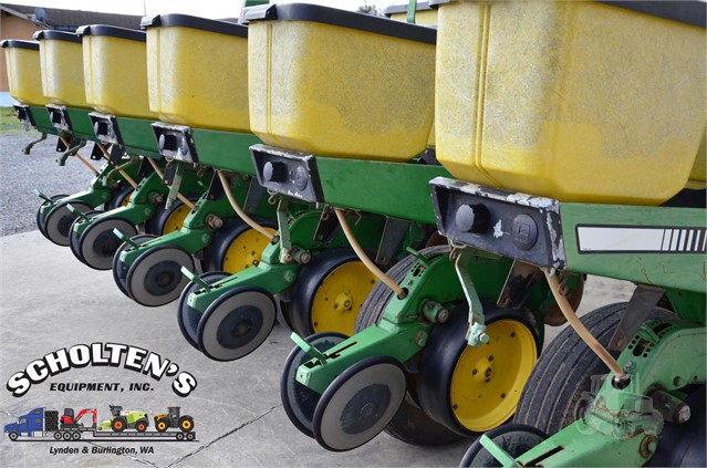 1996 John Deere 7200 Planter