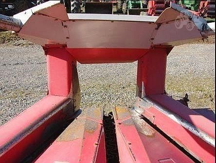 1996 Gehl TR330 Header Corn Head