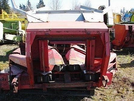 1996 Gehl TR330 Header Corn Head