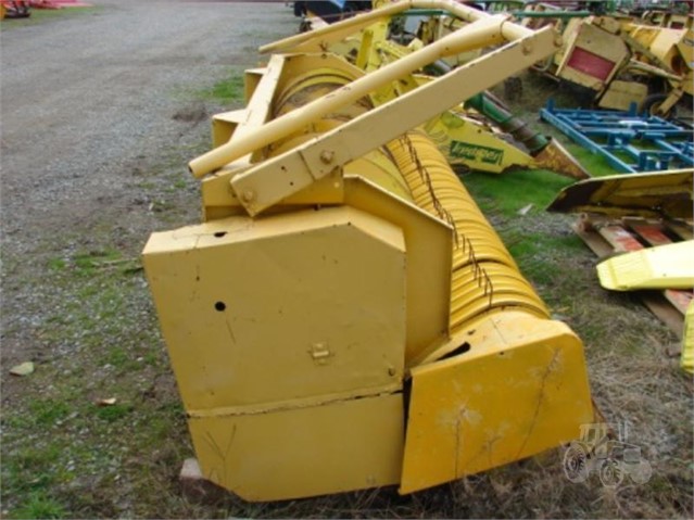 New Holland 890 Header Hay Pickup