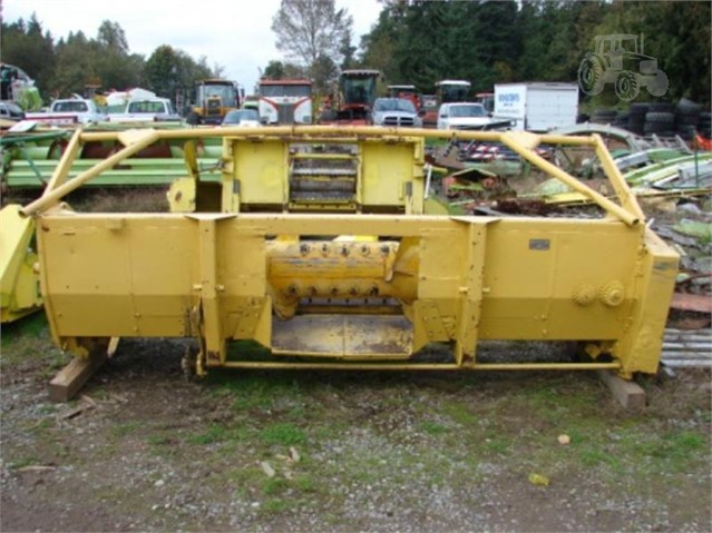 New Holland 890 Header Hay Pickup