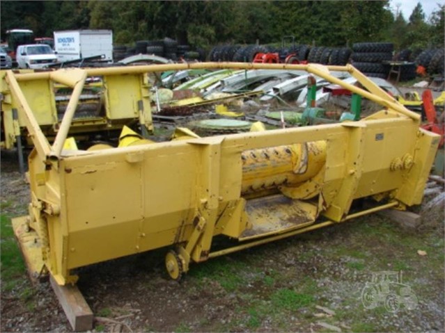 New Holland 890 Header Hay Pickup