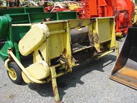 1979 John Deere 7' Header Hay Pickup