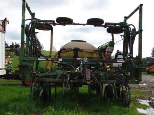 John Deere 775 Field Cultivator