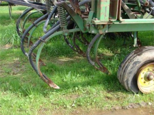 John Deere 775 Field Cultivator