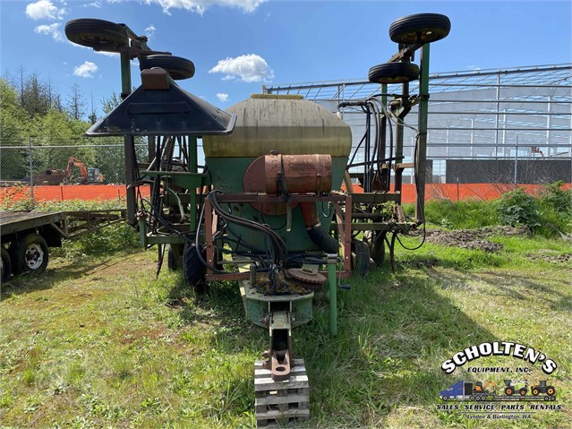 John Deere 775 Field Cultivator