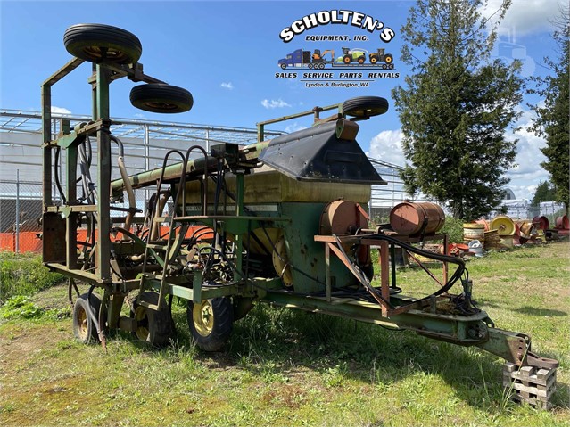 John Deere 775 Field Cultivator