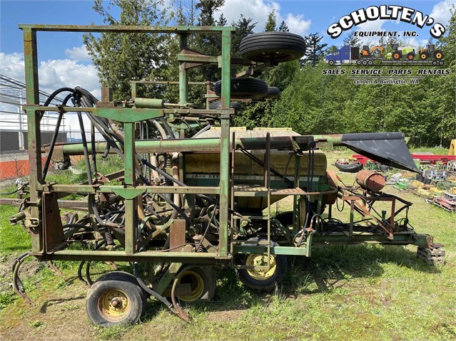 John Deere 775 Field Cultivator