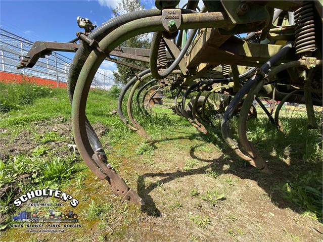 John Deere 775 Field Cultivator