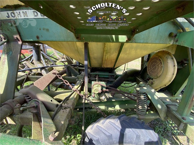 John Deere 775 Field Cultivator