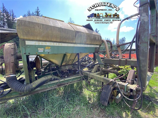 John Deere 775 Field Cultivator