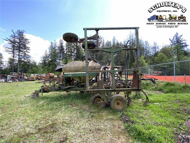 John Deere 775 Field Cultivator