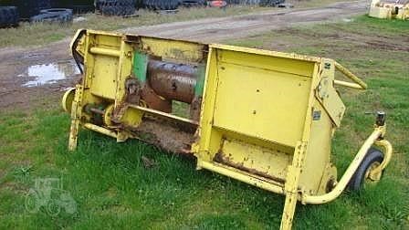 1989 John Deere 7' Header Hay Pickup