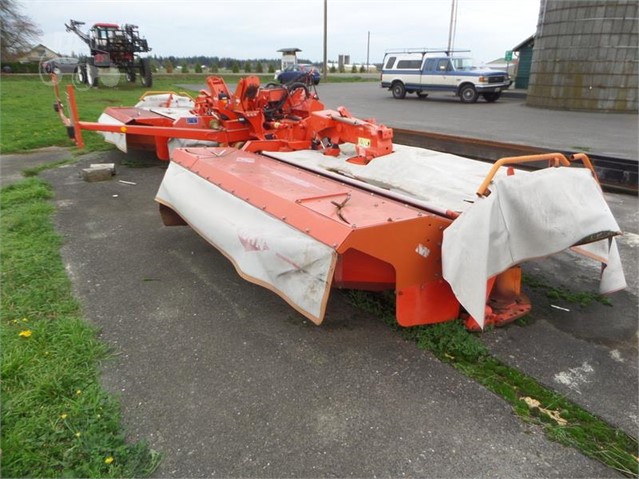 2000 Kuhn FC883 Mower Conditioner