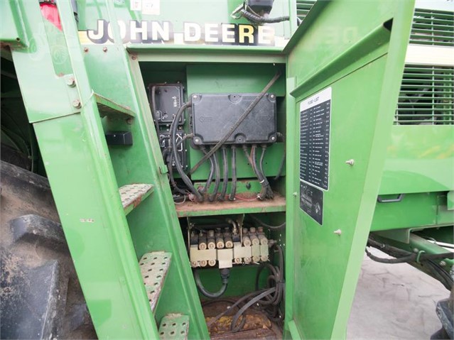 2001 John Deere 6850 Forage Harvester