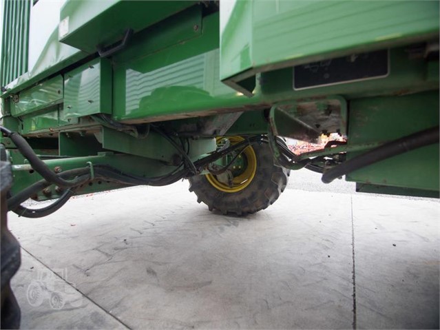 2001 John Deere 6850 Forage Harvester