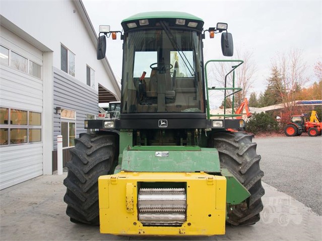 2001 John Deere 6850 Forage Harvester