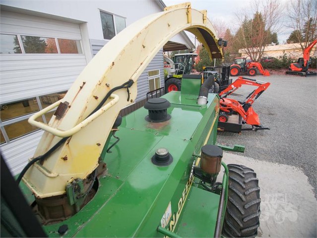 2001 John Deere 6850 Forage Harvester