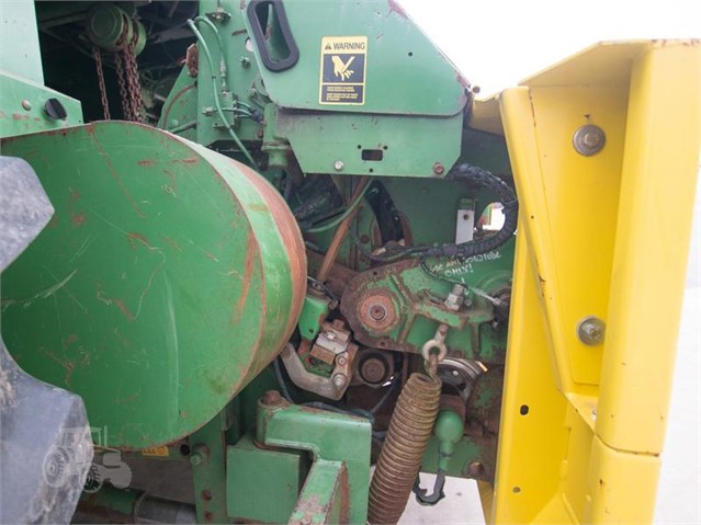 2001 John Deere 6850 Forage Harvester