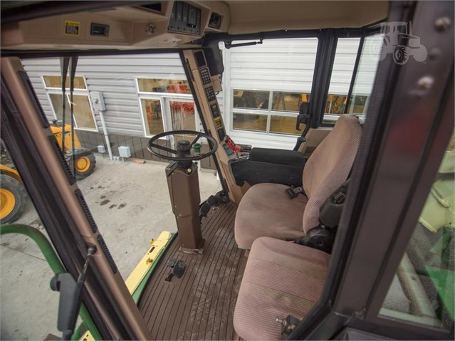 2001 John Deere 6850 Forage Harvester