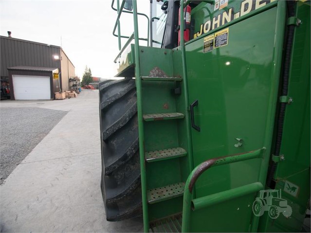 2001 John Deere 6850 Forage Harvester