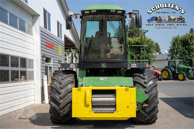 2001 John Deere 6850 Forage Harvester