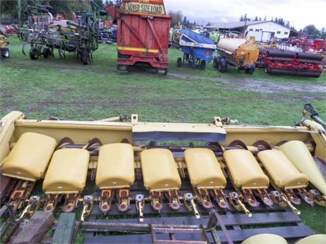 2000 Lexion 8R30 Header Corn Head