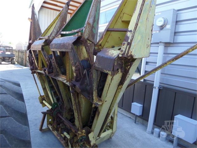 1982 John Deere 3RW Header Combine