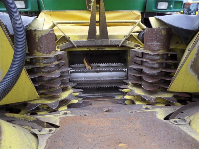 2007 John Deere 678 Header Corn Head