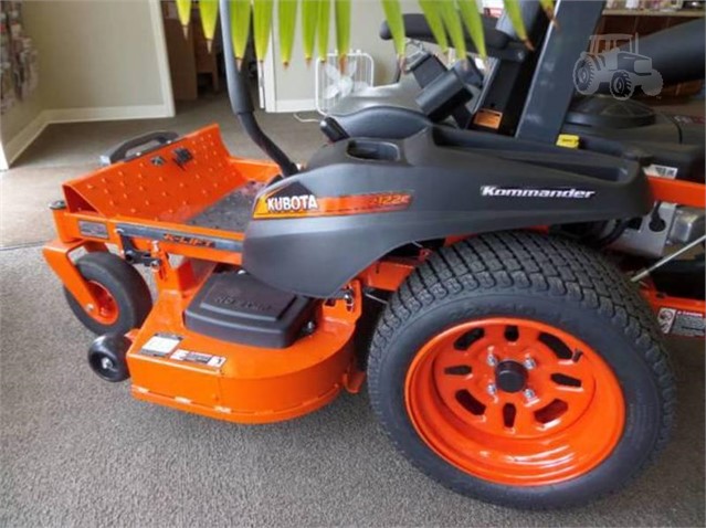 2019 Kubota Z411KW Mower