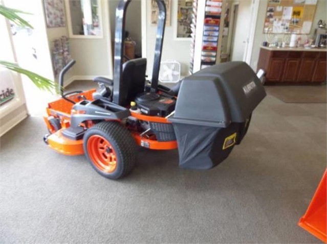 2019 Kubota Z411KW Mower