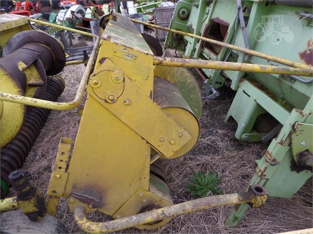 John Deere 7' Header Hay Pickup